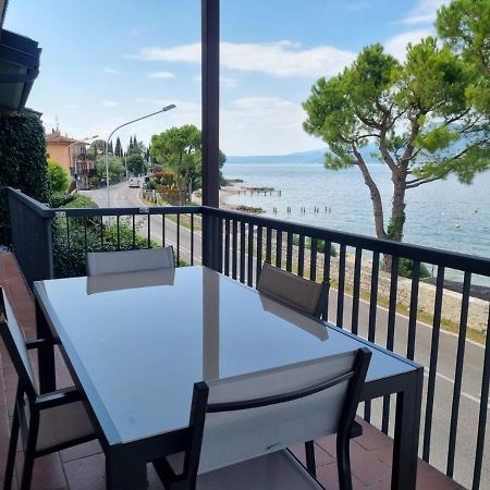 Apartment Azzurro Torri Del Benaco Exterior photo