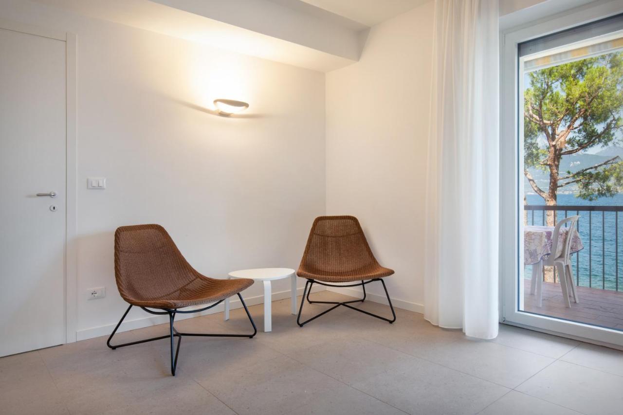 Apartment Azzurro Torri Del Benaco Exterior photo