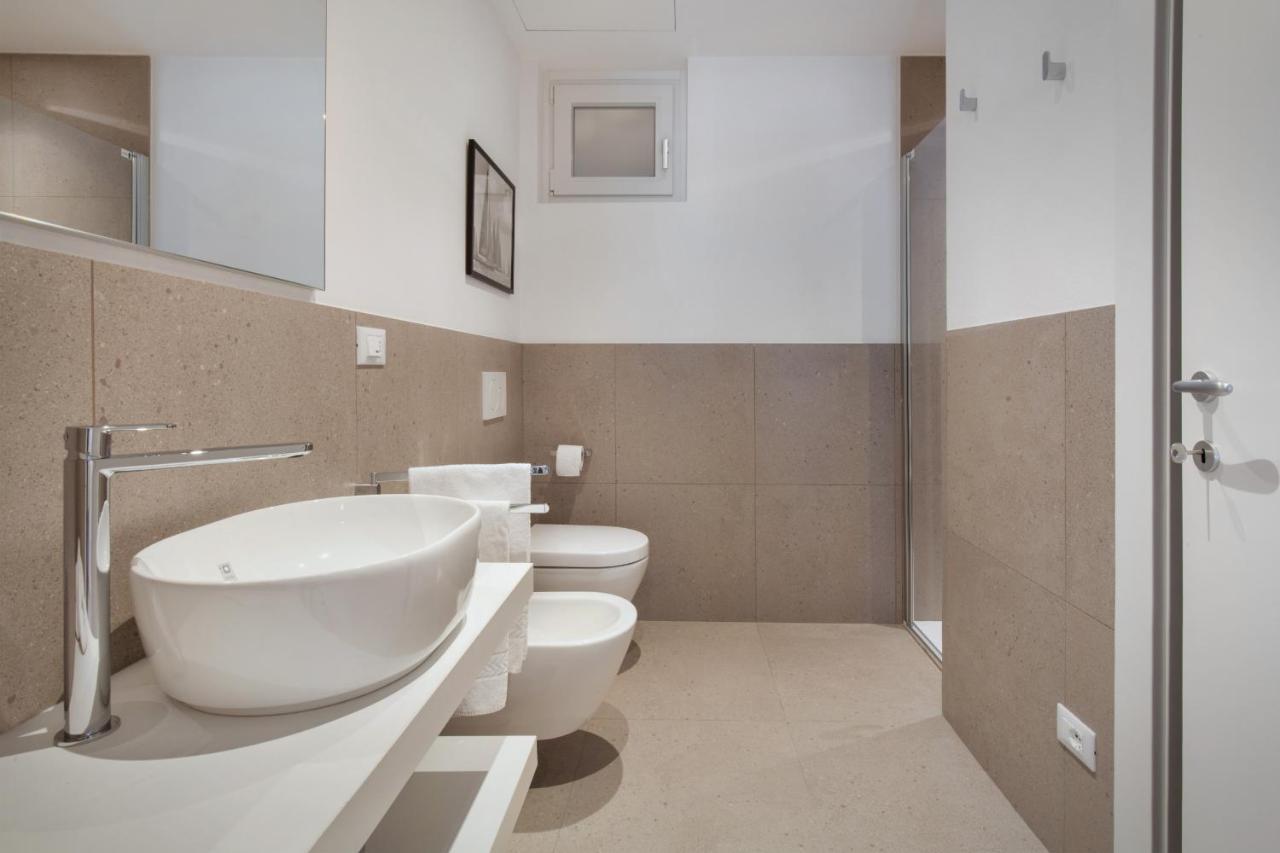 Apartment Azzurro Torri Del Benaco Exterior photo